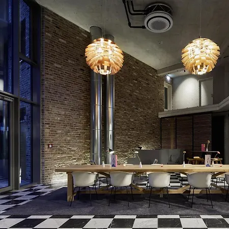 Flowers מלון אסן