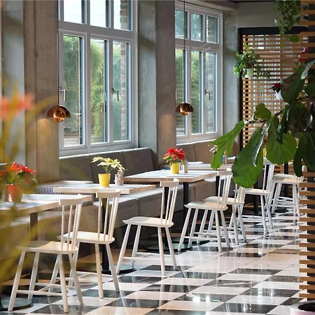 Flowers Hotel