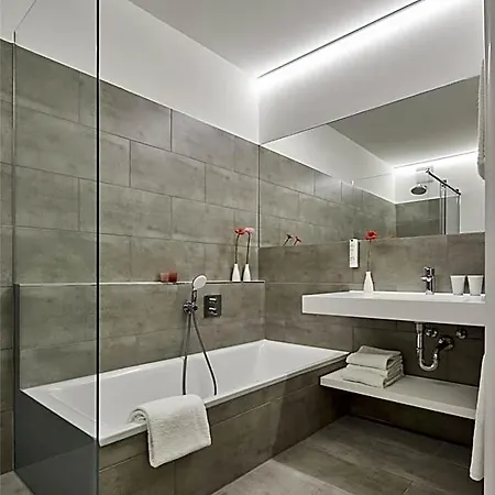 Hotel Flowers 4*