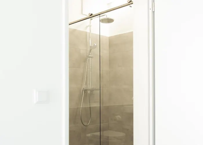 Flowers Ξενοδοχείο Έσσεν